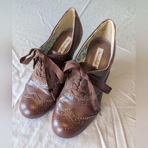 Vintage American Eagle Oxford Style Heels